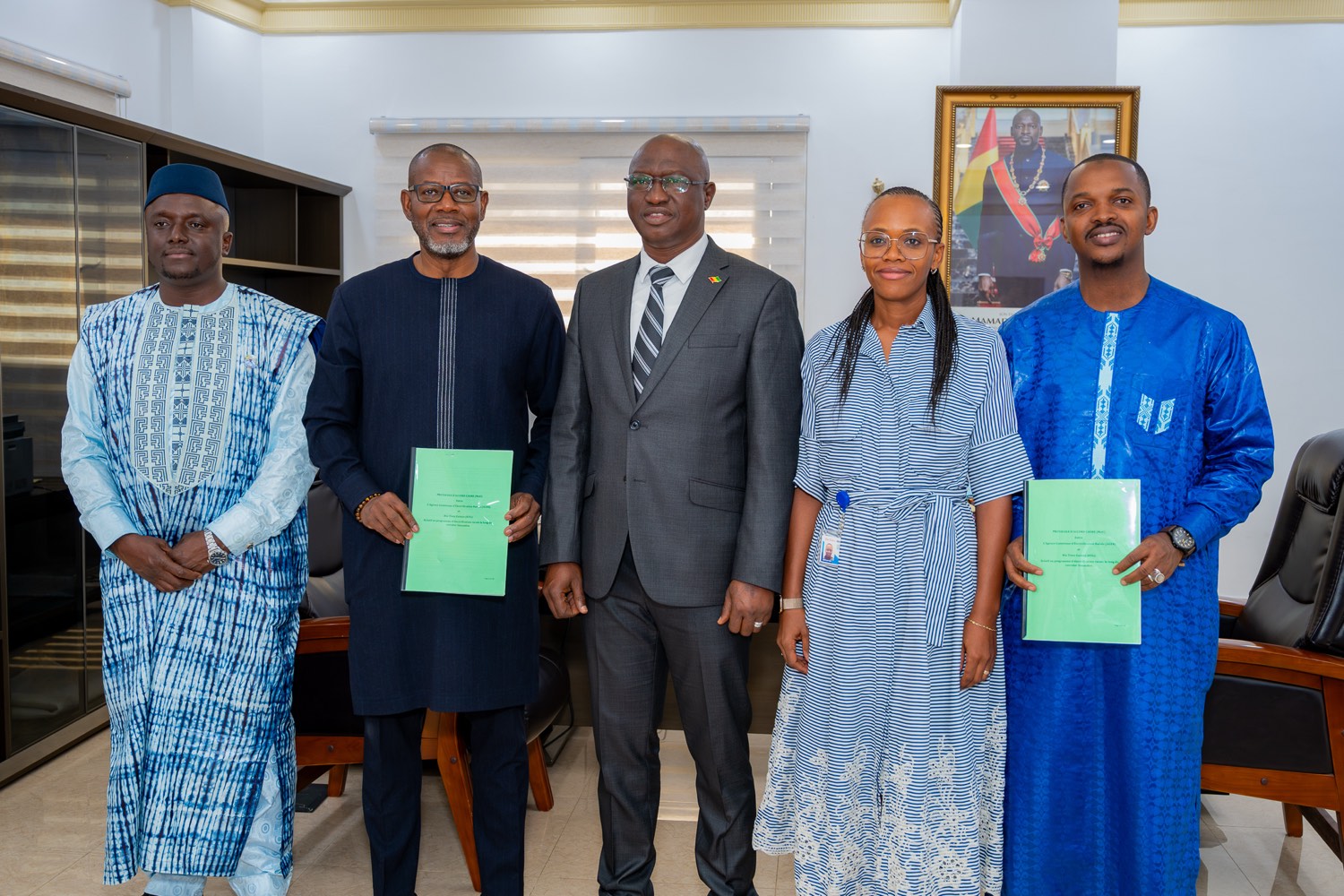 Signing of the Framework MoU between Rio Tinto Guinea and AGER, in the presence of the Minister of Energy of the Republic of Guinea, in Conakry.