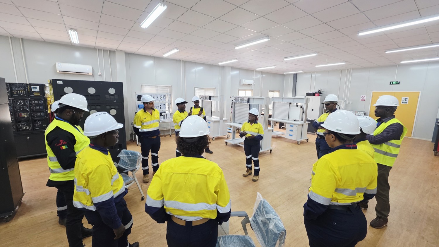Presentation of SimFer's apprenticeship programmes to the government delegation at the Technical Training Centre.